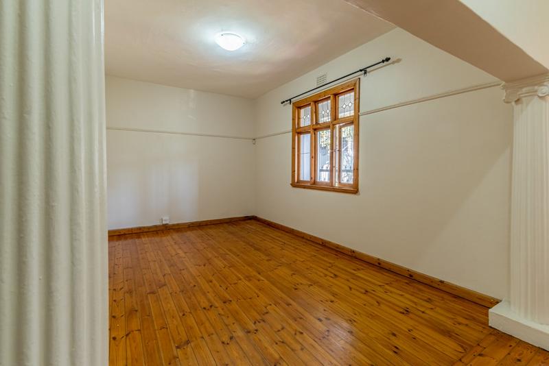 2 Bedroom Property for Sale in Vredehoek Western Cape